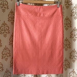 Margaret M stretchy textured pink pencil skirt M